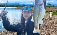 头像女下半部位污壁纸